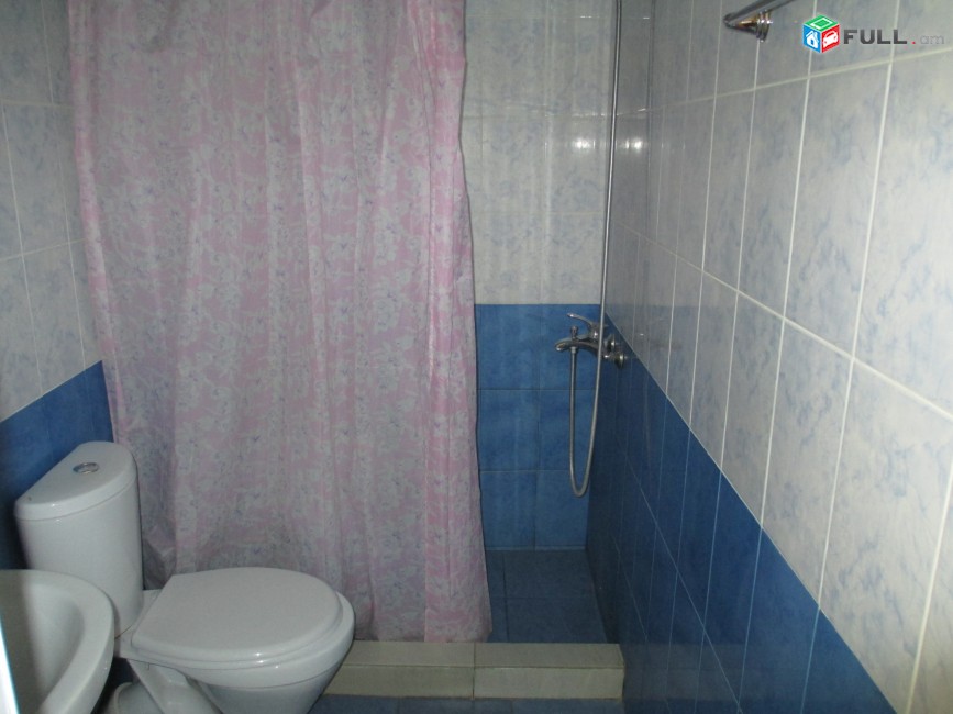 Գրասենյակային տարածք, Charents Street կենտրոնում, 450 ք.մ.