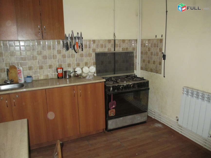 Գրասենյակային տարածք, Charents Street կենտրոնում, 450 ք.մ.