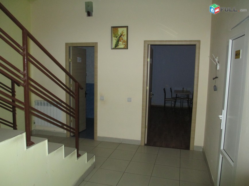 Գրասենյակային տարածք, Charents Street կենտրոնում, 450 ք.մ.