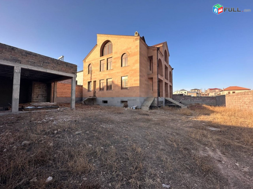 ԴԱՎԹԱՇԵՆ՝ 4 հարկանի առնաձնատուն