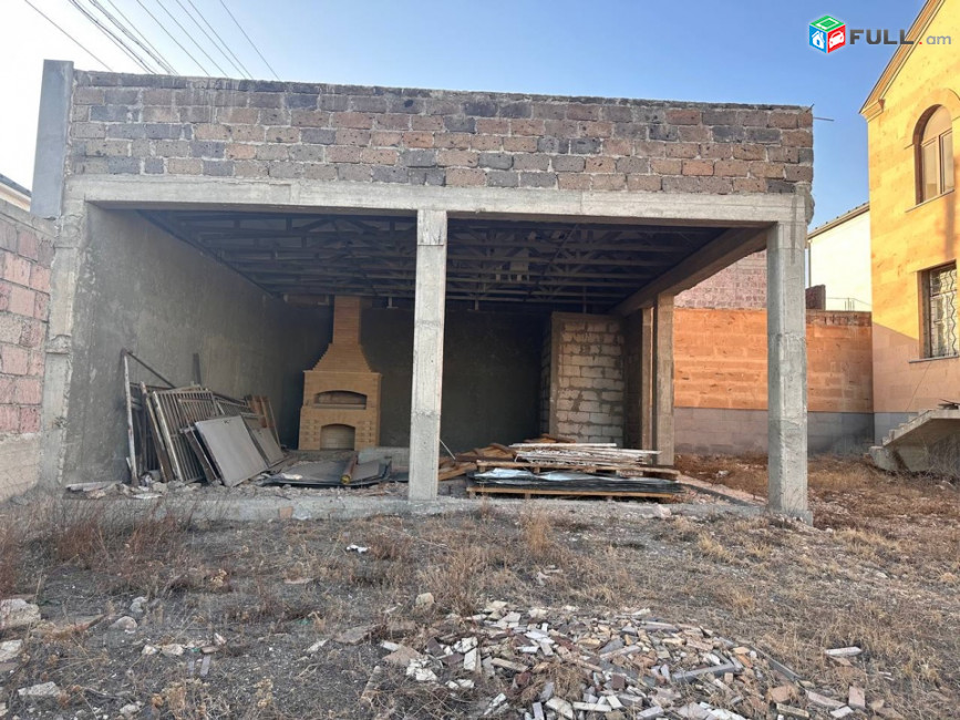 ԴԱՎԹԱՇԵՆ՝ 4 հարկանի առնաձնատուն