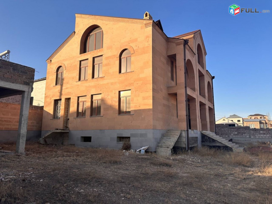 ԴԱՎԹԱՇԵՆ՝ 4 հարկանի առնաձնատուն