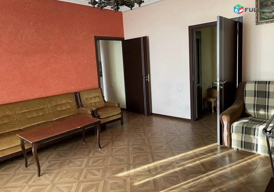 Կենտրոն՝ Մ.Հերացի փող. 2 սենյակ. 5/4 հարկ. 