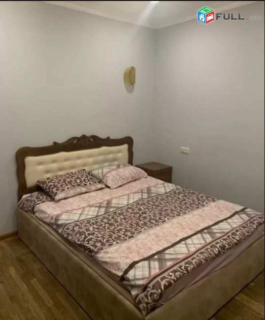 LA01187 Վարձով 3 սենյականոց բնակարան Արամ Խաչատրյան , Սլավոնականի մոտ