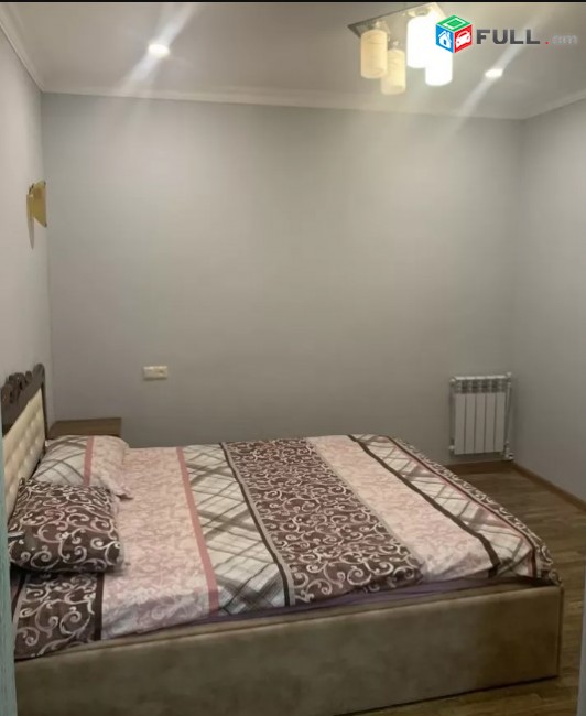 LA01187 Վարձով 3 սենյականոց բնակարան Արամ Խաչատրյան , Սլավոնականի մոտ