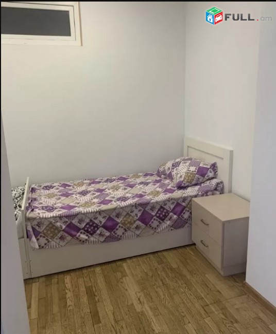 LA01187 Վարձով 3 սենյականոց բնակարան Արամ Խաչատրյան , Սլավոնականի մոտ