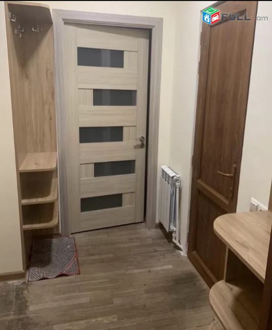 LA01187 Վարձով 3 սենյականոց բնակարան Արամ Խաչատրյան , Սլավոնականի մոտ