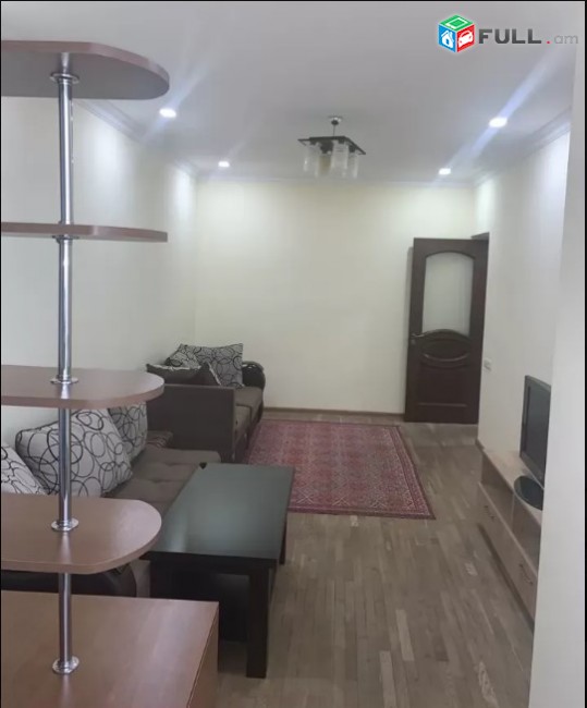 LA01187 Վարձով 3 սենյականոց բնակարան Արամ Խաչատրյան , Սլավոնականի մոտ