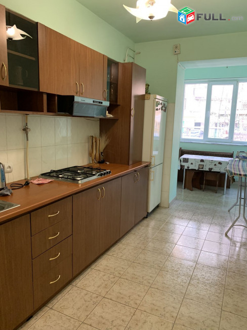 LA01197 Վարձով 2 սենյականոց բնակարան Մոսկովյան փողոցում 