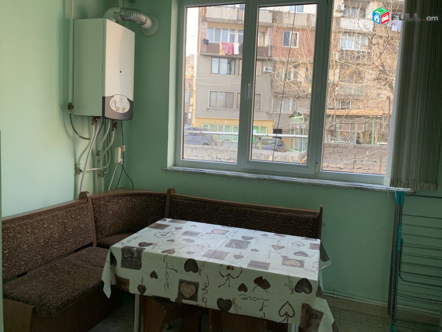 LA01197 Վարձով 2 սենյականոց բնակարան Մոսկովյան փողոցում 