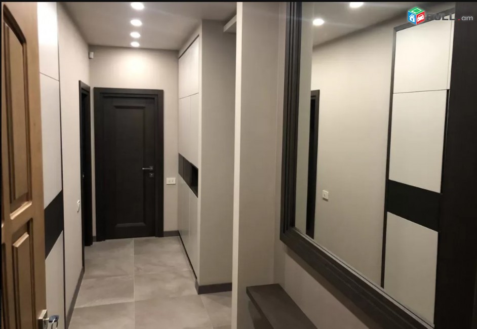 LA01247 Վարձով 3 սենյականոց բնակարան Վրացական փողոցում 