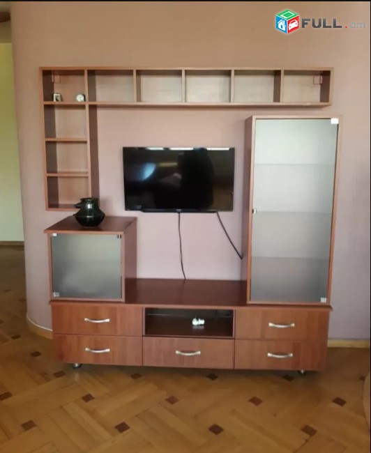 LA01252 Վարձով 4 սենյականոց բնակարան Կորյունի փողոց , Նալբանդյան- Իսահակյան