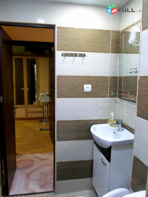 LA01267  Օրավարձով  4 սենյականոց բնակարան Վարդանանց , Սախարովի հրապարակի մոտ