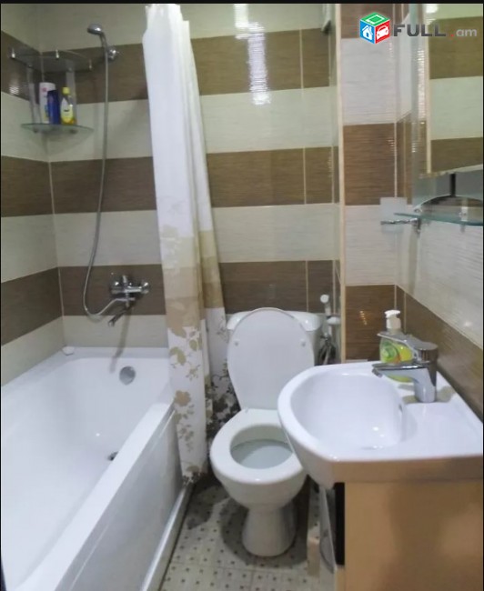 LA01267  Օրավարձով  4 սենյականոց բնակարան Վարդանանց , Սախարովի հրապարակի մոտ