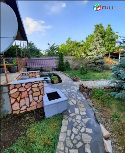 LA01269 Վարձով 5 սենյականոց առանձնատուն Ղափանցյան փողոց ,Գես