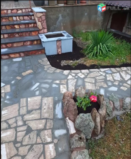 LA01269 Վարձով 5 սենյականոց առանձնատուն Ղափանցյան փողոց ,Գես