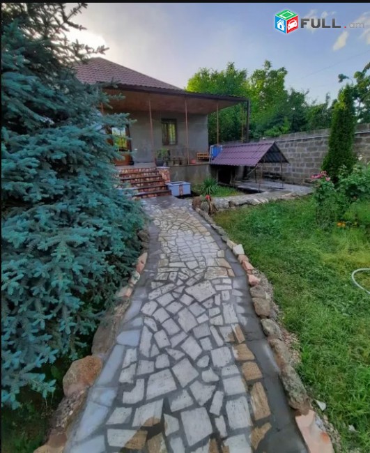 LA01269 Վարձով 5 սենյականոց առանձնատուն Ղափանցյան փողոց ,Գես