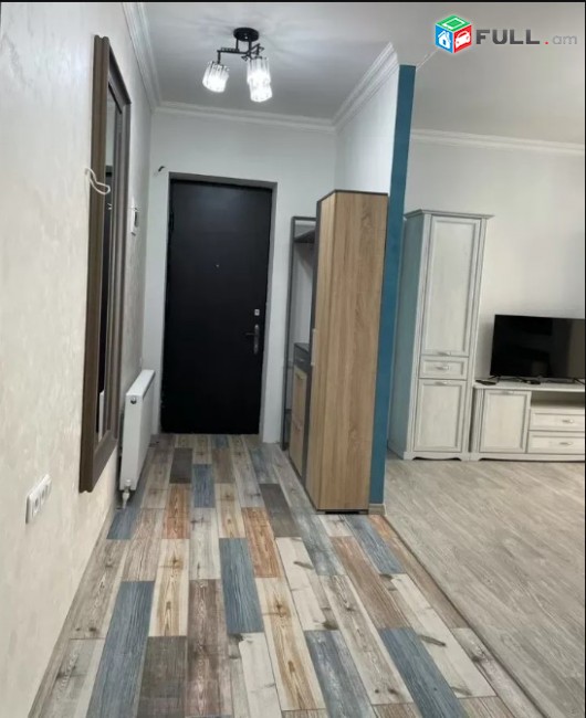 LA01313 Վարձով 3 սենյականոց բնակարան Չարենց , ԵՊՀ ի մոտ 