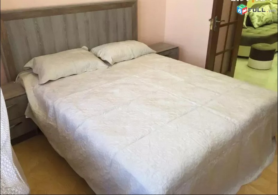 LA01359  Վարձով է տրվում 3 սենյականոց բնակարան Եկմալյան փողոց , նորակառույց 