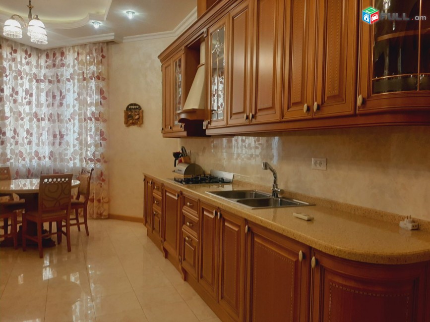 LA01358 Վարձով 8 սենյականոց Այգեձոր , փոսի դպրոցի հարևանությամբ 