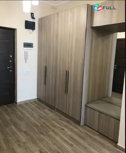 LA01437 Վարձով 3 սենյականոց բնակարան Զեյթուն Պարույր Սևակի փոսղոց , նորակառույց 