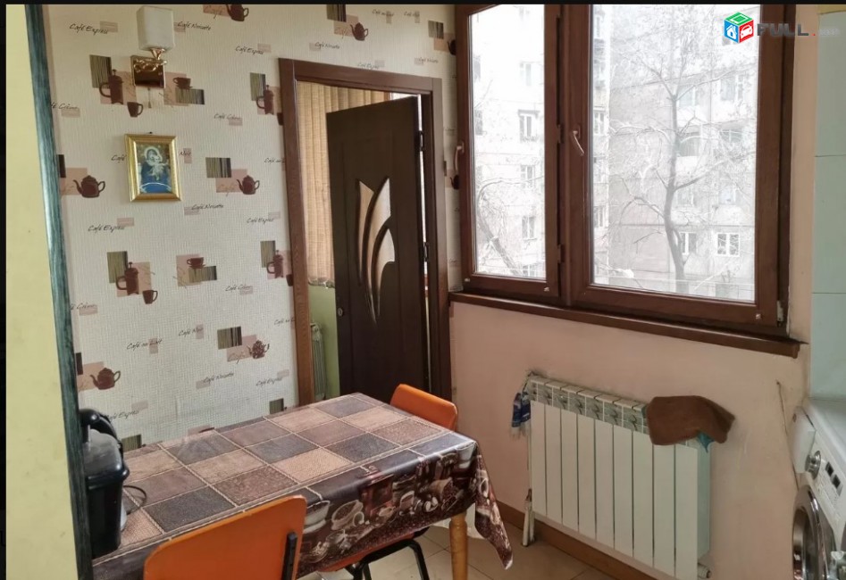 LA01474 Վարձով 3 սենյականոց բնակարան Երվանդ Քոչար , Եկեղեցու հարևանությամբ 