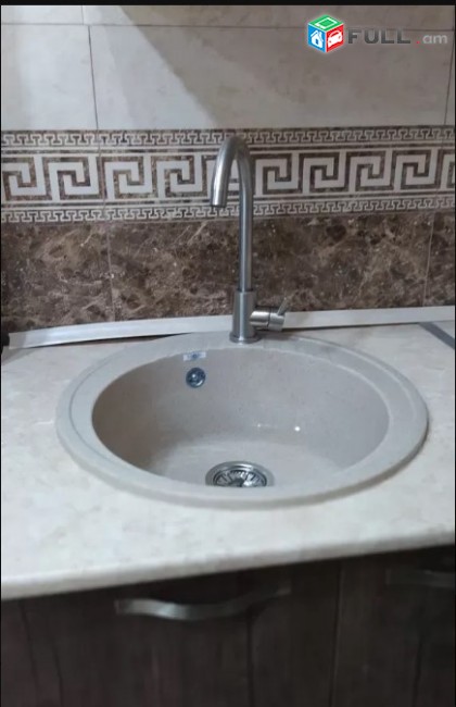 LA01653  Օրավարձով 3 սենյականոց բնակարան Լենինգրադյան փողոցում