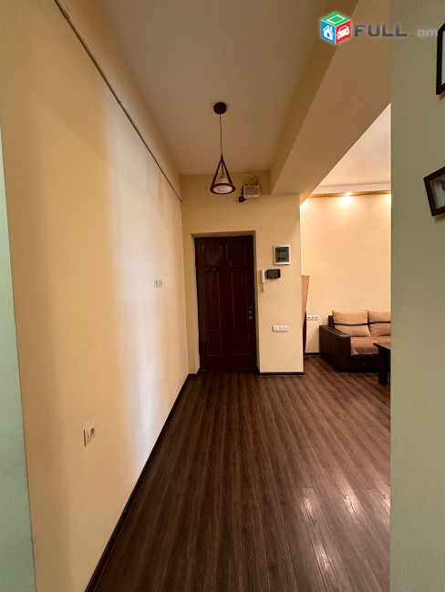  LA05269   Օրավարձով 3 սենյականոց բնակարան Եկմալյան փողոց , նորակառույց շենք