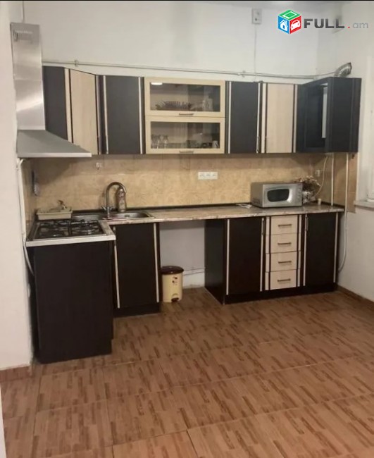 LA01759 Վարձով 3 սենյականոց բնակարան Կողբացի փողոցում
