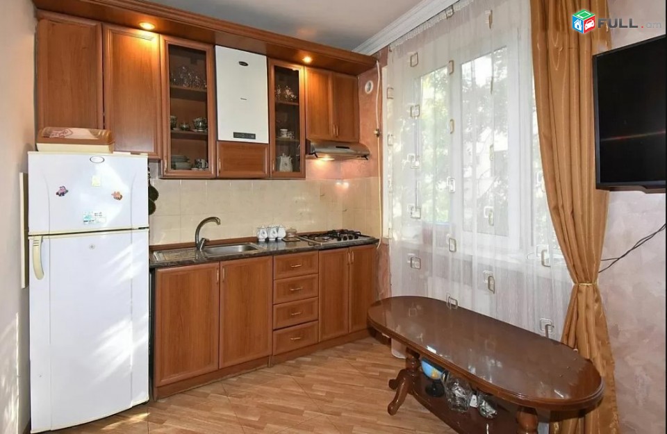 LA01785 Վարձով 2 սենյականոց բնակարան Տպագրիչներ փողոցում 