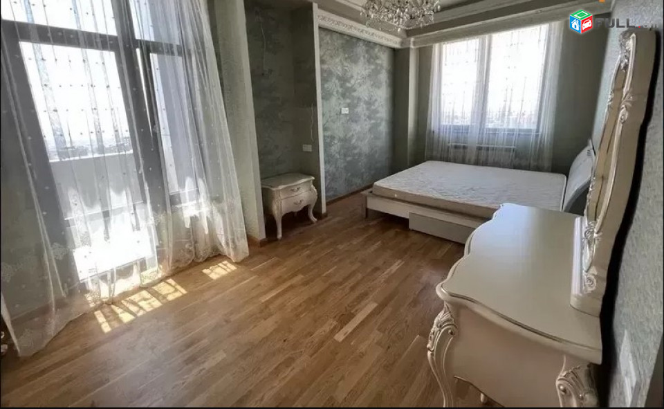 LA01865 Վարձով 4 սենյականոց բնակարան Պարույր Սևակ ,City - մոտ  նորակառույց 