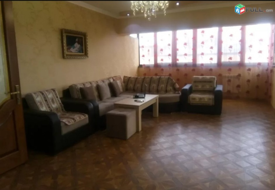 LA01887  Վարձով 3 սենյականոց բնակարան Արամ Խաչատրյան ,  KFC -ի հետնամասում 