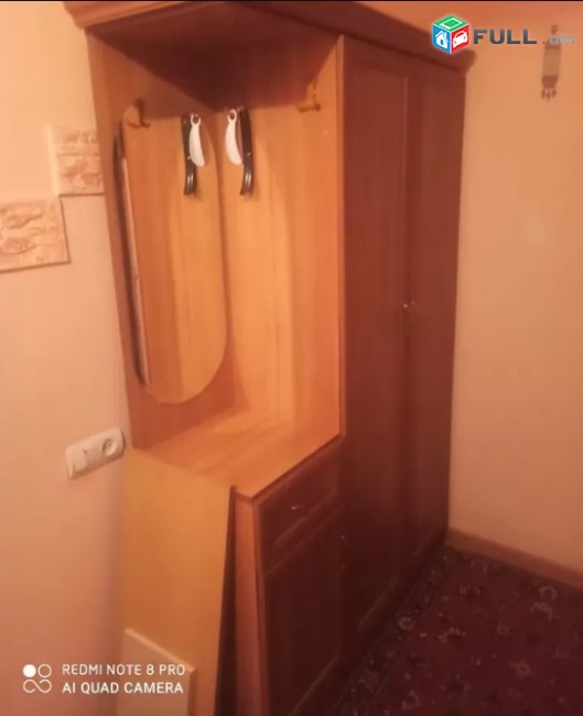 LA01952 Վարձով 3 սենյականոց բնակարան Էրեբունի մասիվ , հիվանդանոցի հարևանությամբ 