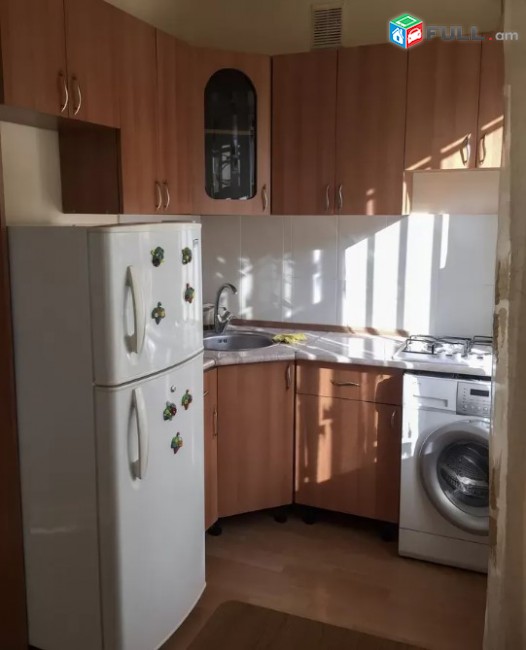 LA01981 Վարձով 1 սենյականոց բնակարան Հալաբյան փողոցում 