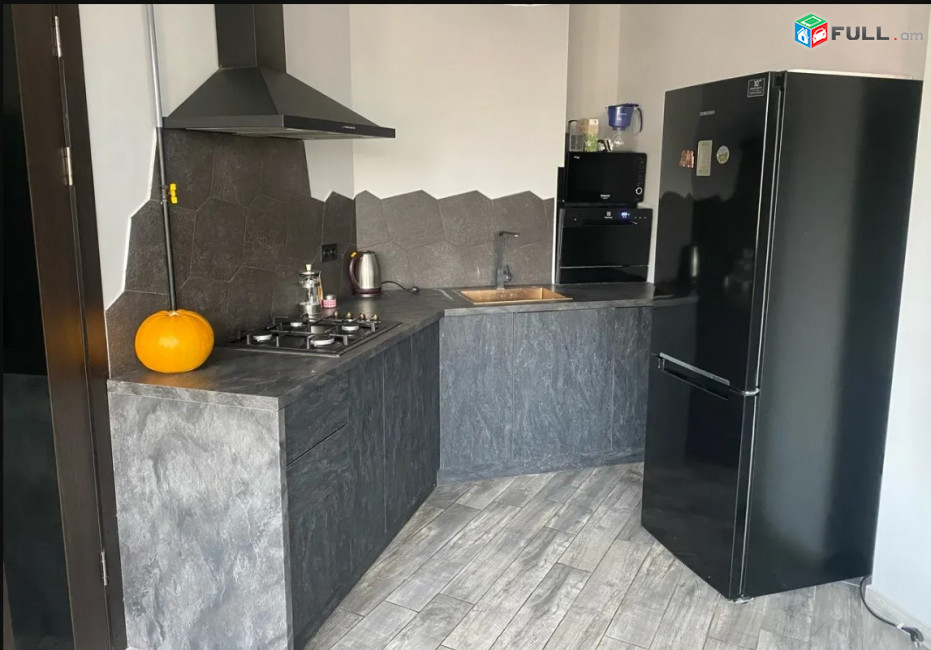 LA09352 Վարձով 4 սենյականոց բնակարան  Ավետիսյան փողոց , նորակառույց շենք