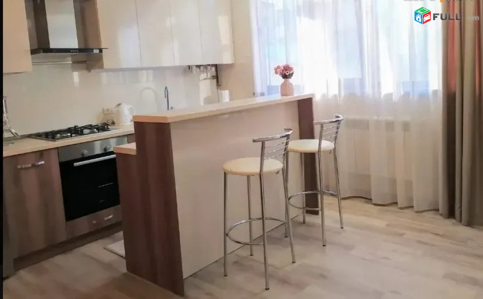 LA02485 Վարձով 3 սենյականոց բնակարան Սարյան , պոչտայի մոտ