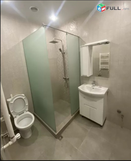 LA02657 Վարձով 3 սենյականոց բնակարան Օրբելի փողոց , նորակառույց 