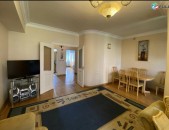 LA02664 Վարձով 4 սենյականոց բնակարան Նալբանդյան փողոցում 