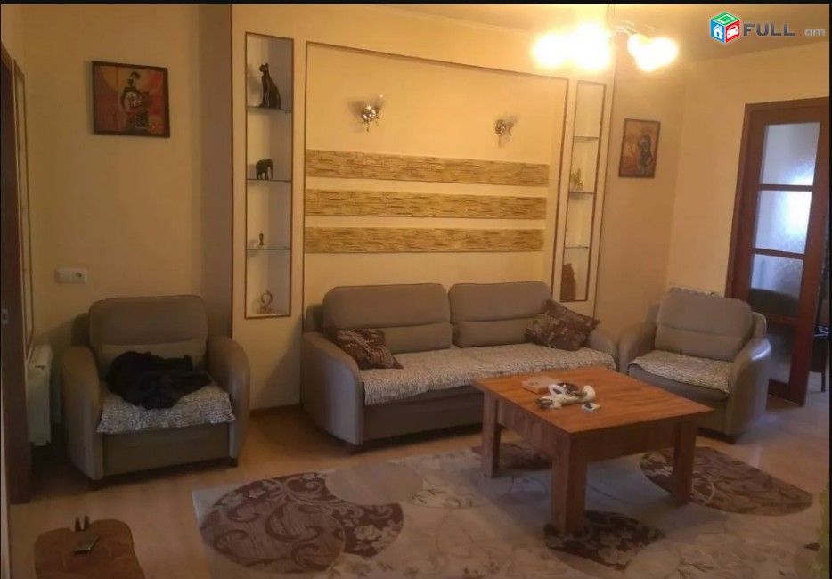 LA02781 Վարձով 3 սենյականոց բնակարան Օրբելի փողոցում 