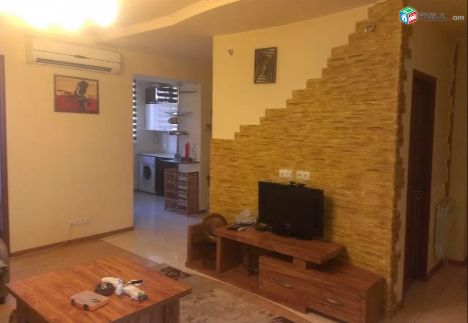 LA02781 Վարձով 3 սենյականոց բնակարան Օրբելի փողոցում 