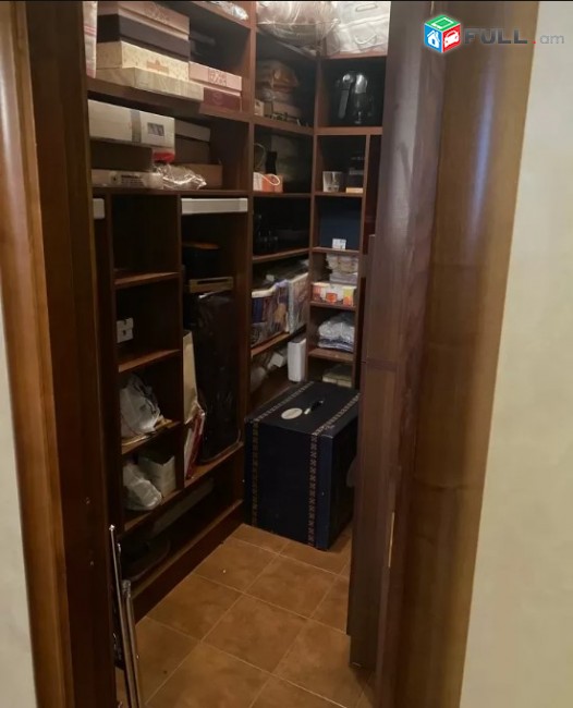 LA02809 Վարձով 3 սենյականոց բնակարան Ամիրյան փողոց , Մալիբու այգու մոտ