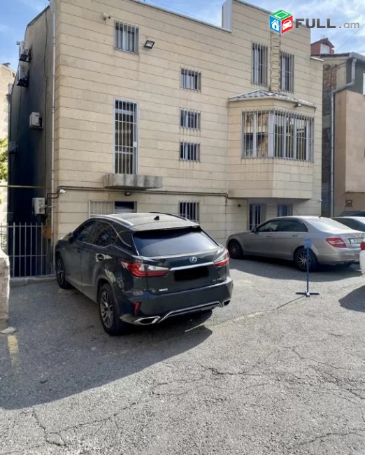 LA02862 Վարձով ունիվերսալ կոմերցիոն տարածք 700 քմ, Սարյան փողոց , Ամիրյան խաչմերուկ 