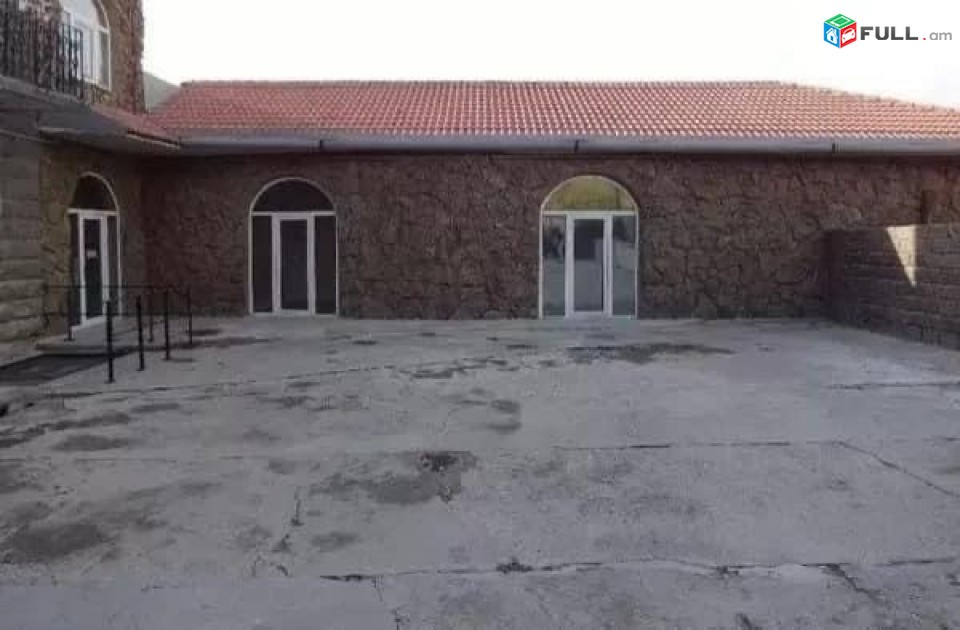 LA02891 Վարձով 250 քմ ունիվերսալ տարածք Քեռու փողոց , Արաբկիր 