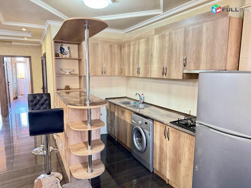 LA03055 Օրավարձով 3 սենյականոց բնակարան Սարյան փողոցում