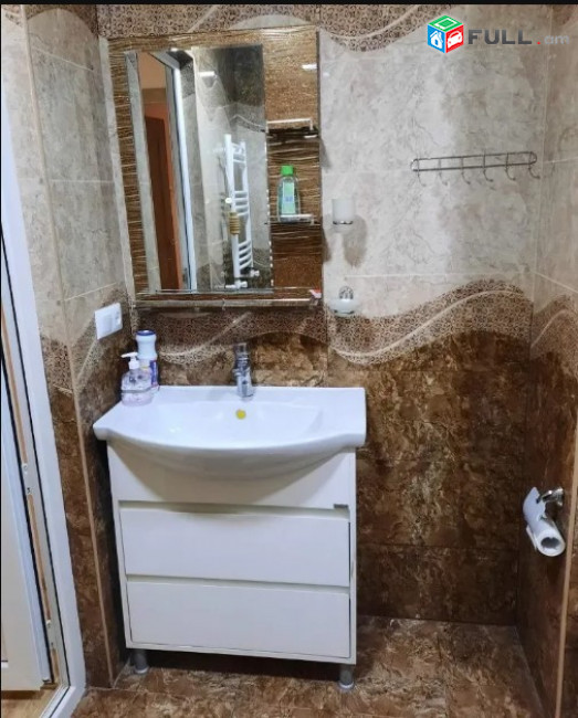 LA03063 Վարձով 3  սենյականոց բնակարան Չեխովի փողոց, նորակառույց շենք