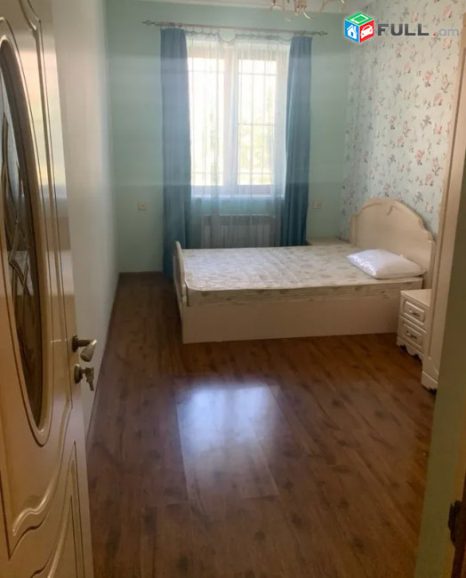 LA03243  Վարձով 4 սենյականոց առանձնատուն Բուռնազյան փողոցում