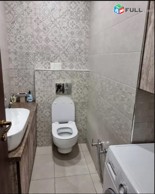 LA03277 Վարձով 3 սենյականոց բնակարան Անտառային փողոց , նորակառույց