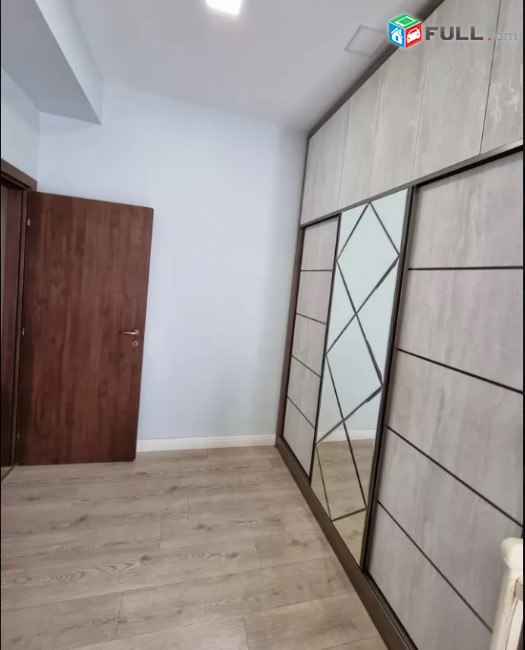 LA03277 Վարձով 3 սենյականոց բնակարան Անտառային փողոց , նորակառույց