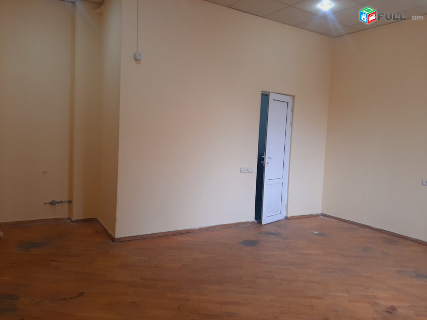 LA03195  Վարձով 120 քմ. գրասենյակային տարածք Հրաչյա Քոչար , 1 ին գիծ