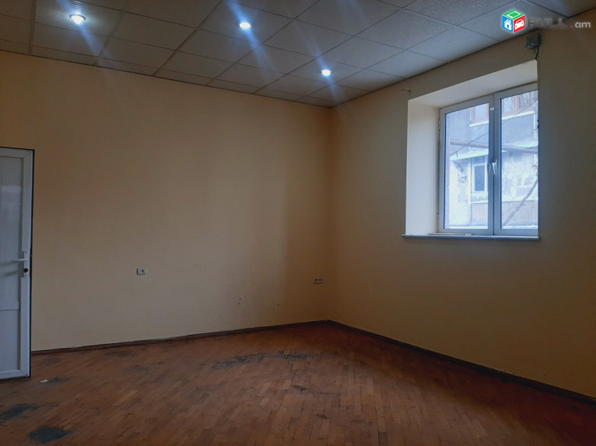 LA03195  Վարձով 120 քմ. գրասենյակային տարածք Հրաչյա Քոչար , 1 ին գիծ